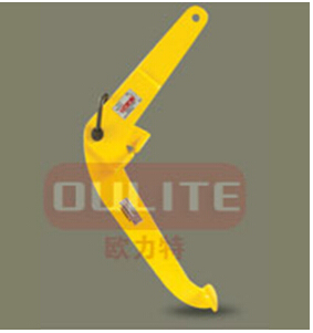 使用油桶吊鉗進行油桶吊運如何保證作業安全？